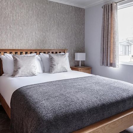 Roydon Marina Village Lodges Kültér fotó