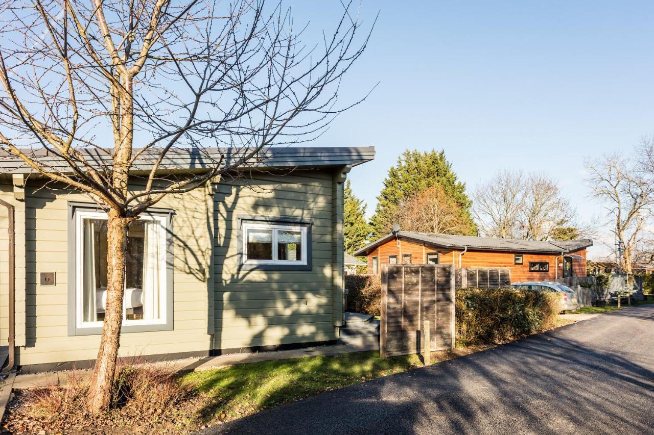 Roydon Marina Village Lodges Kültér fotó