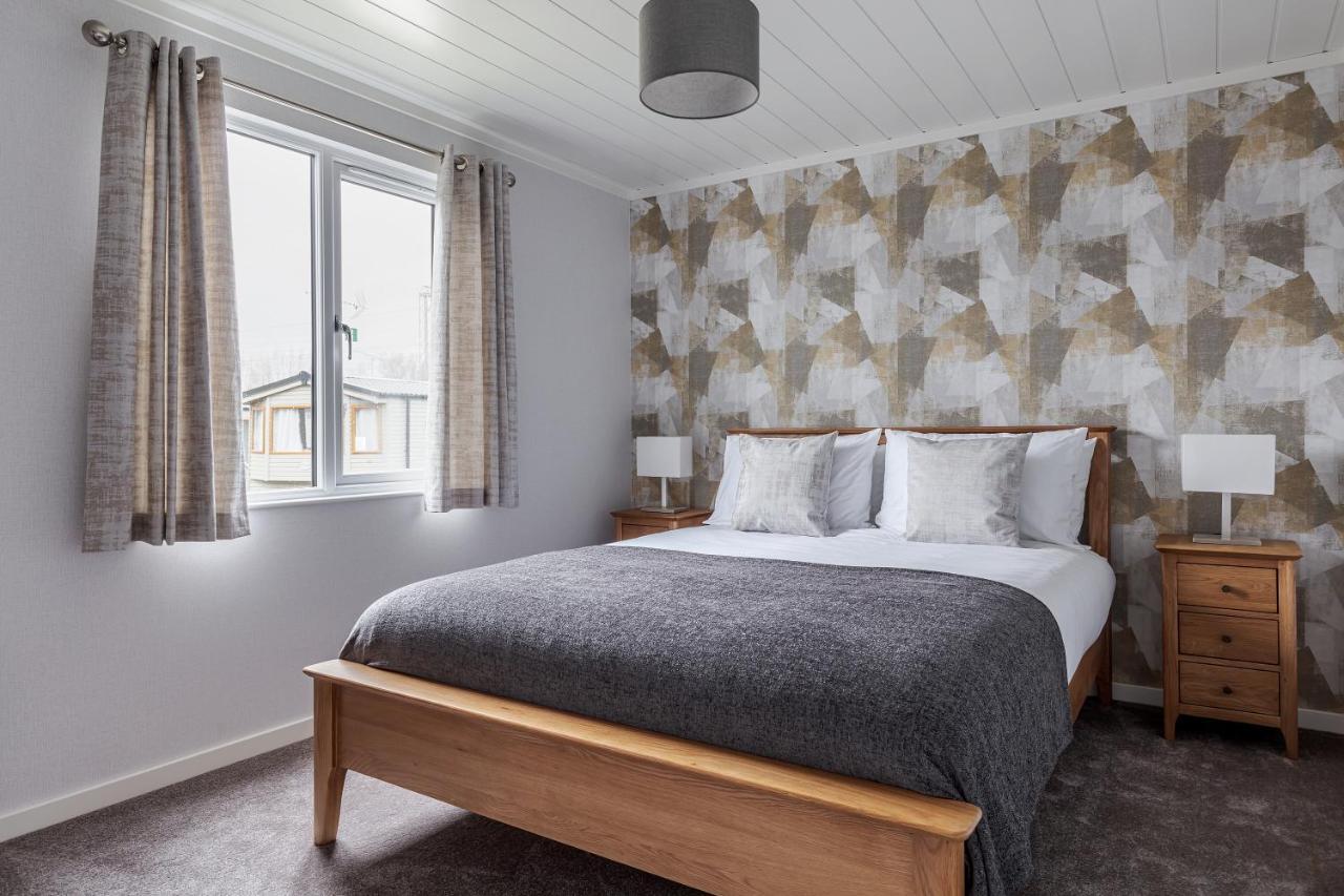 Roydon Marina Village Lodges Kültér fotó
