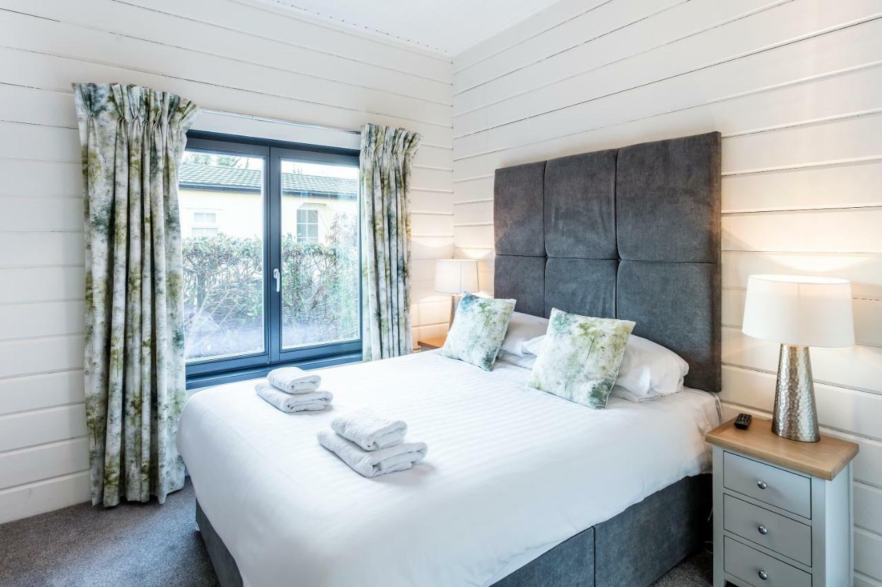 Roydon Marina Village Lodges Kültér fotó